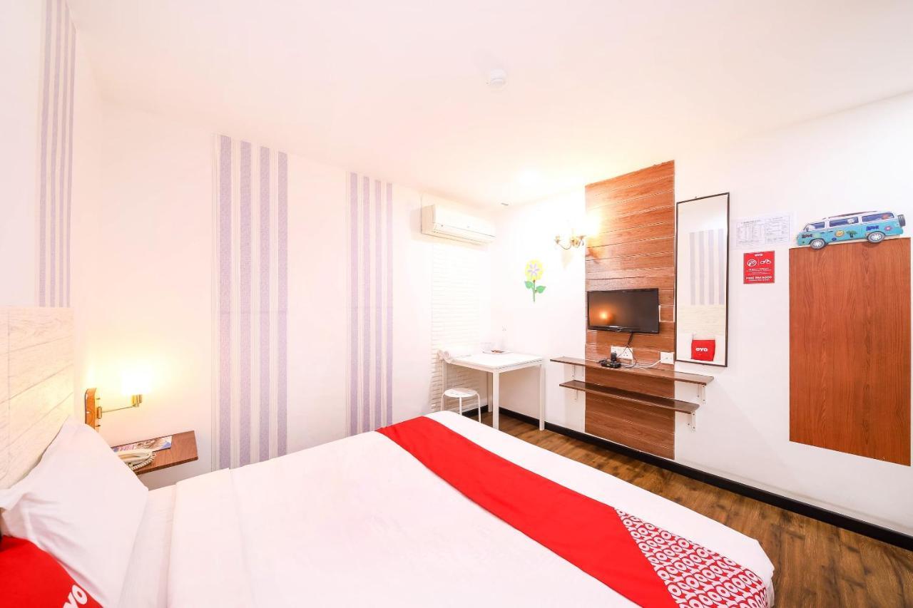 Oyo 43963 T Signature Hotel Petaling Jaya Exterior photo