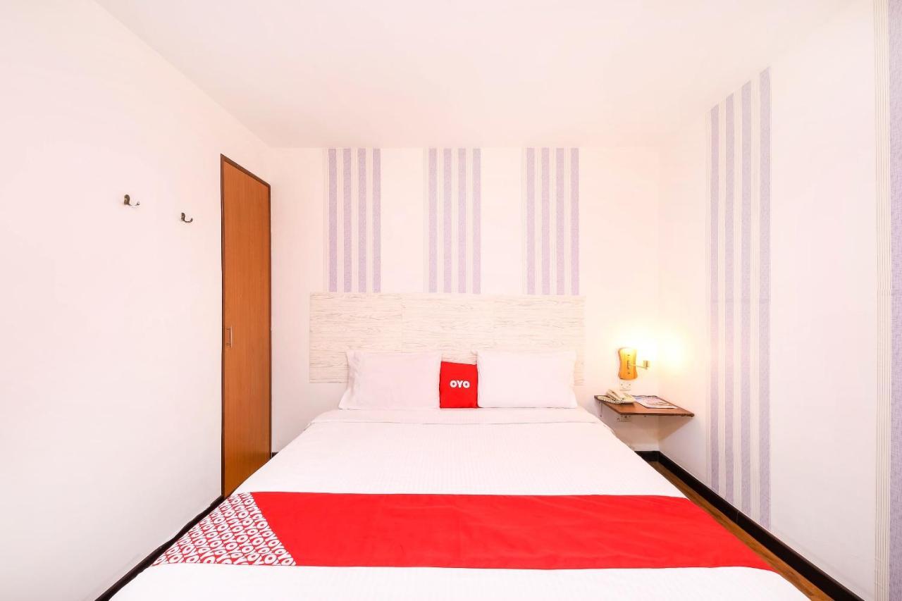 Oyo 43963 T Signature Hotel Petaling Jaya Exterior photo