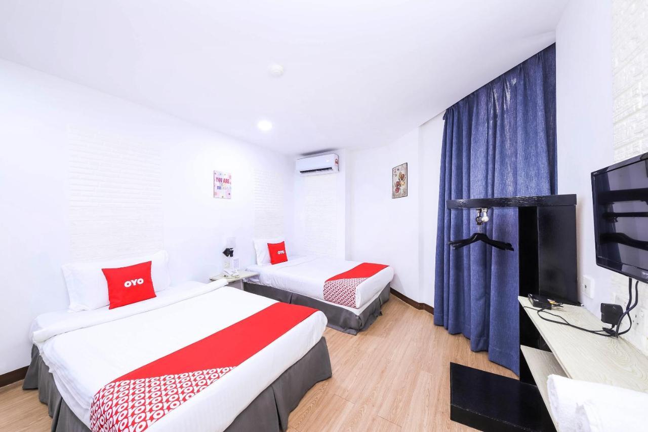 Oyo 43963 T Signature Hotel Petaling Jaya Exterior photo