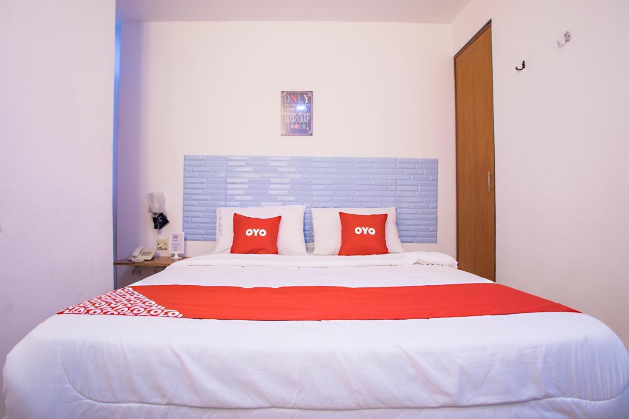 Oyo 43963 T Signature Hotel Petaling Jaya Exterior photo