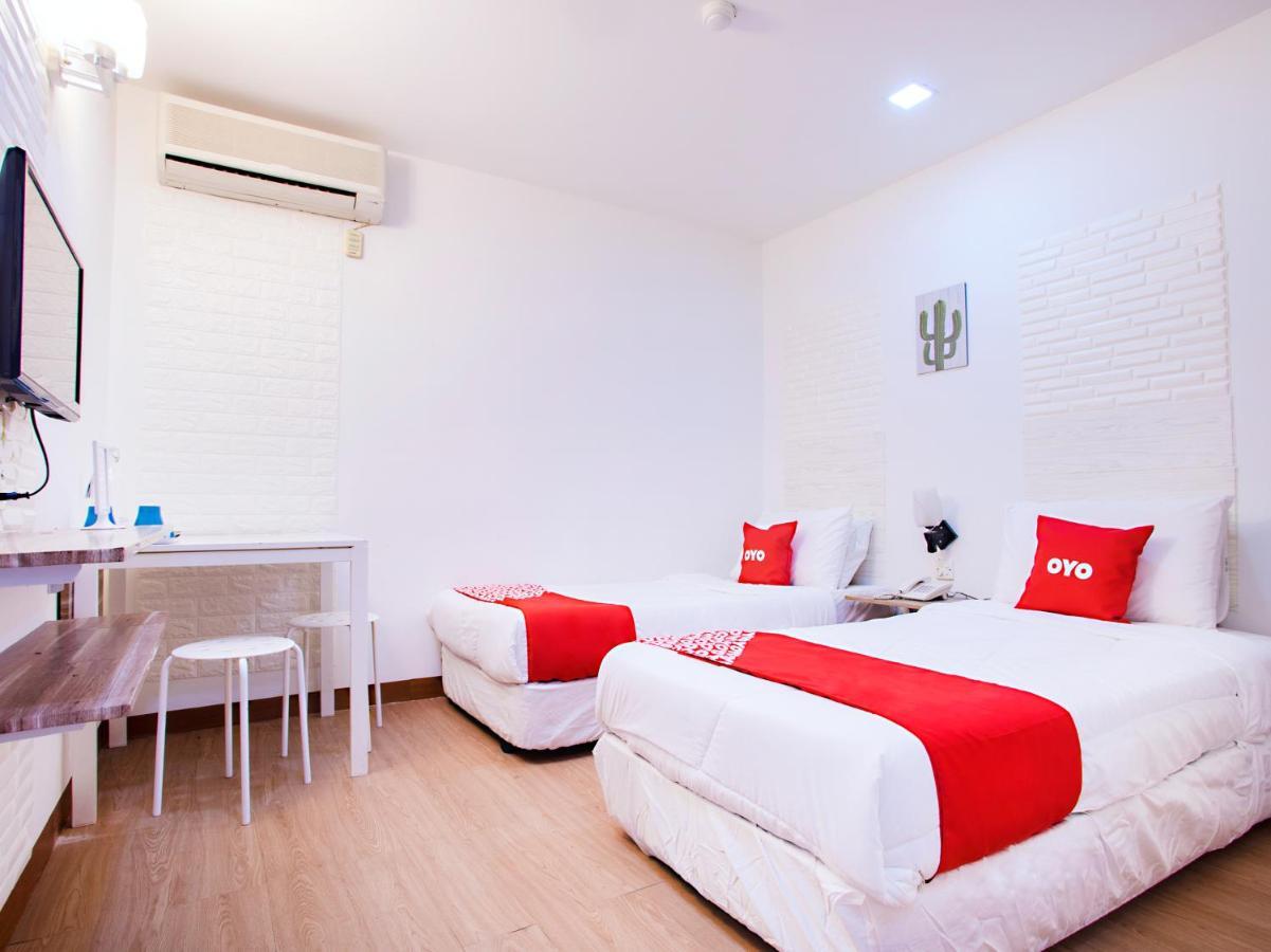 Oyo 43963 T Signature Hotel Petaling Jaya Exterior photo